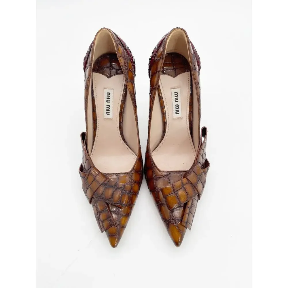 Miu Miu Spring 2015 Runway Brown Burgundy Patent Croc Embossed Bow Heels IT 36